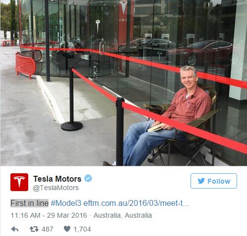 果粉精神！粉丝搭帐篷预定最便宜特斯拉