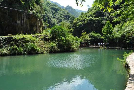 这才是小长假该去自驾旅行的原始天堂