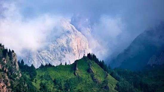 这才是小长假该去自驾旅行的原始天堂