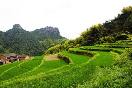 这才是小长假该去自驾旅行的原始天堂