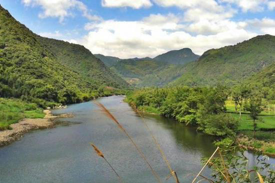 这才是小长假该去自驾旅行的原始天堂