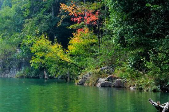 这才是小长假该去自驾旅行的原始天堂