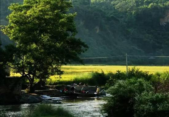 这才是小长假该去自驾旅行的原始天堂