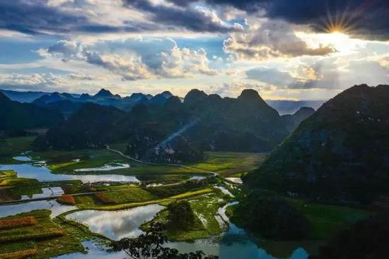 这才是小长假该去自驾旅行的原始天堂