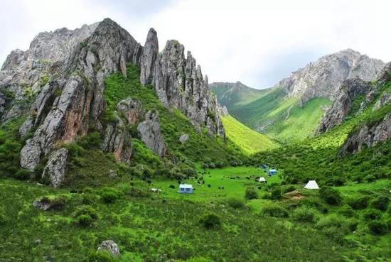 这才是小长假该去自驾旅行的原始天堂