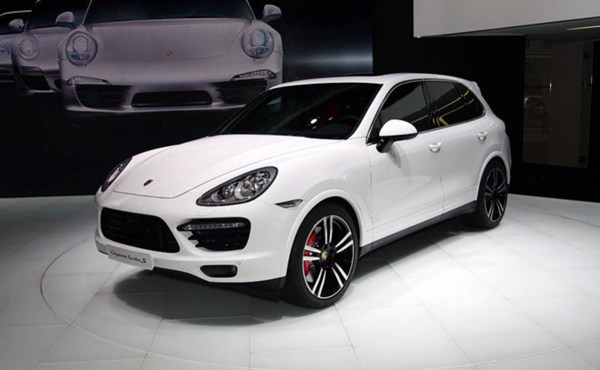 制动踏板缺陷 保时捷召回10万辆卡宴系列