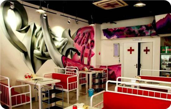 跳钢管舞的鸡？自驾那些神级别的奇葩餐厅