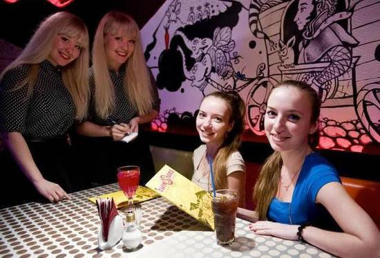 跳钢管舞的鸡？自驾那些神级别的奇葩餐厅