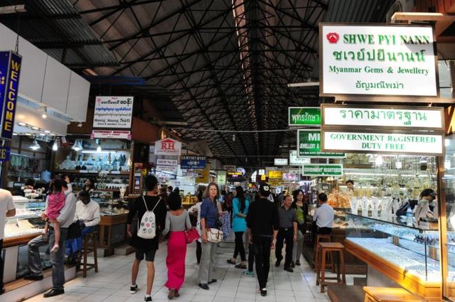 Going坐二手火车 吃咖喱大餐 逛昂山市场