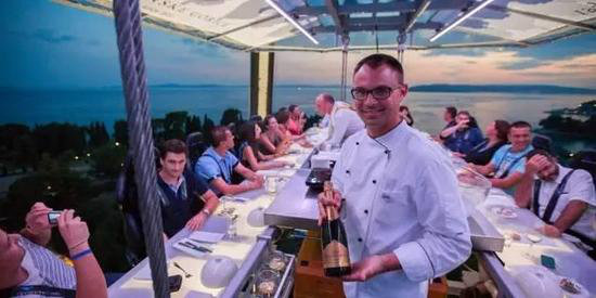 跳钢管舞的鸡？自驾那些神级别的奇葩餐厅