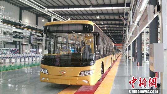 哈尔滨首批180台寒地新能源客车下线投用