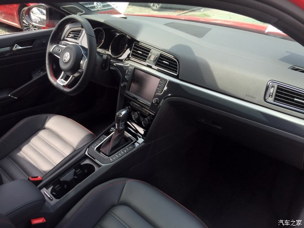 搭载2.0TSI发动机 凌渡GTS内饰谍照曝光