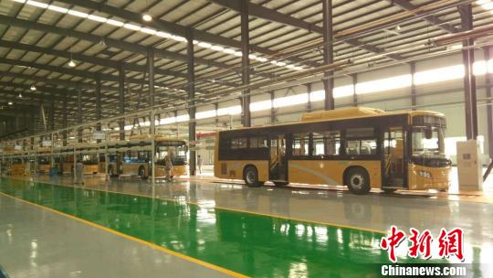 哈尔滨首批180台寒地新能源客车下线投用