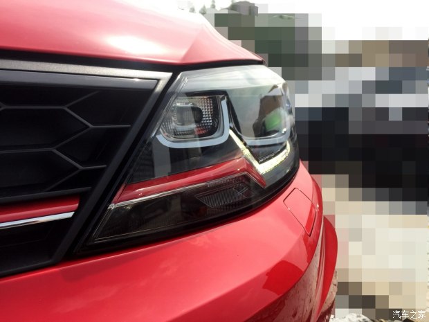 搭载2.0TSI发动机 凌渡GTS内饰谍照曝光