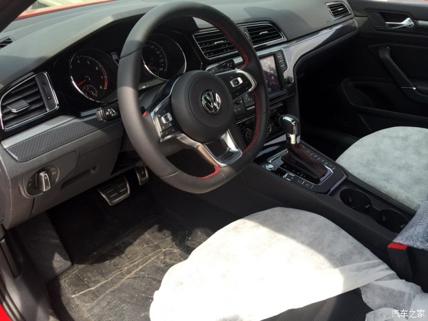搭载2.0TSI发动机 凌渡GTS内饰谍照曝光