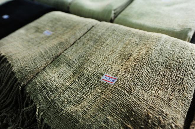 Going抽6块钱50根的手工雪茄 吃油条泡奶茶