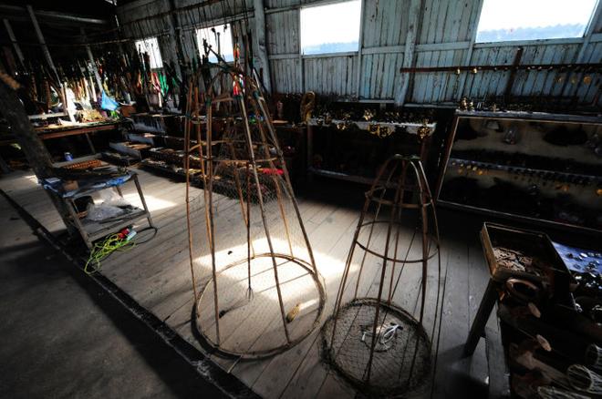 Going抽6块钱50根的手工雪茄 吃油条泡奶茶