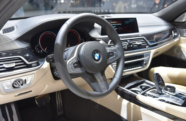 2016北京车展宝马M760Li xDrive正式发布