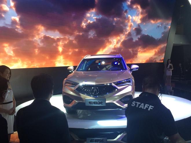 2016北京车展讴歌小型SUV新车命名CDX