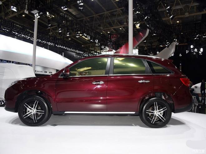 金杯全新SUV蒂阿兹 北京车展正式亮相