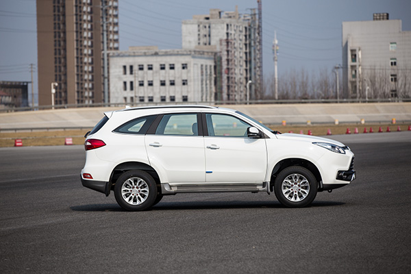 全新驭胜S350售价12.28万元-15.98万元