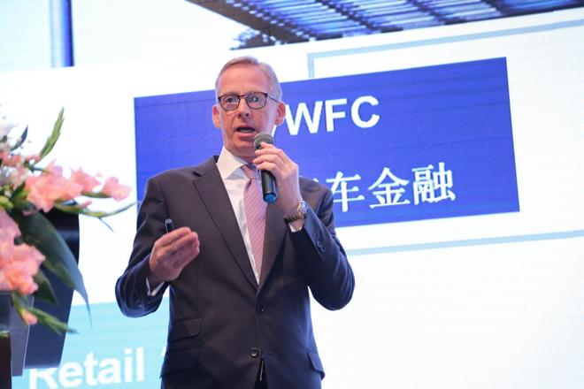 汽车融资租赁元年.行业顶级大咖都在聊啥