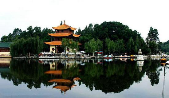 中国人必去！国内最美的10大自驾旅游城市