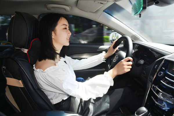 心路驾程：一个车模的自白