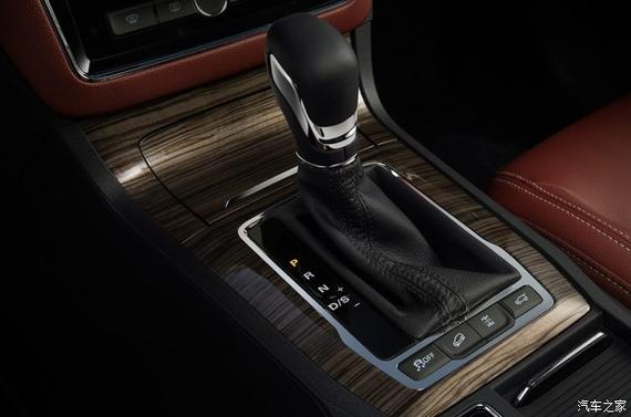 搭载YunOS for Car 荣威RX5官图发布