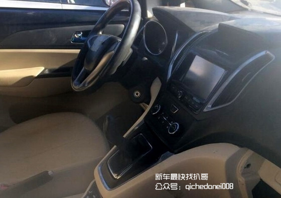 长安全新MPV睿行S50谍报  挑战五菱神车