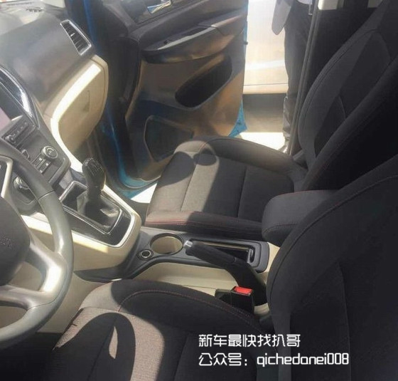 长安全新MPV睿行S50谍报  挑战五菱神车
