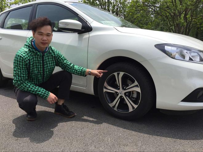 帅小伙评新TIIDA设计——外观型格动感