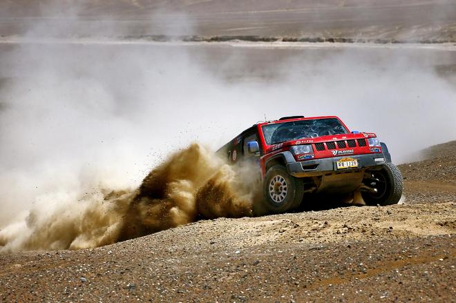 突遇大雨的环塔拉力赛成了惨烈的泥地争霸