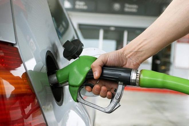 油价迎来三连涨 加满一箱油多花8块钱