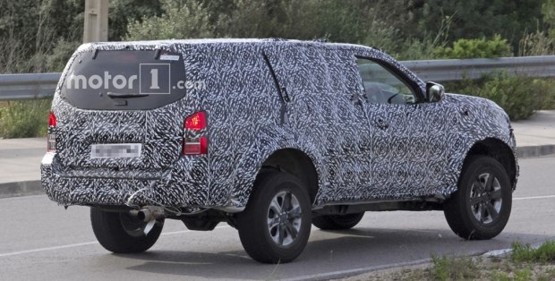 基于Navara皮卡打造 日产全新SUV谍照