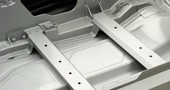 制造飞机的材料和工艺，今天在汽车上实现