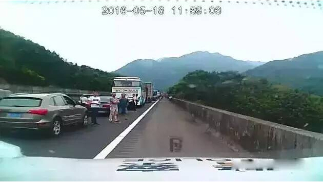 从撕逼走向暧昧 原来是在背后搞鬼 