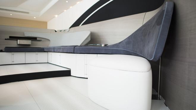 坐享梅赛德斯-奔驰水陆空全方位生活方式