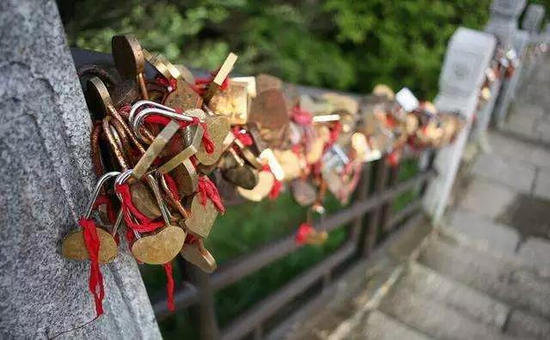 情侣要自驾去浪漫景点见证爱情—国内篇