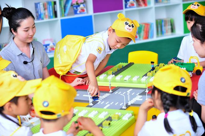 2016 BMW儿童交通安全训练营全新开营