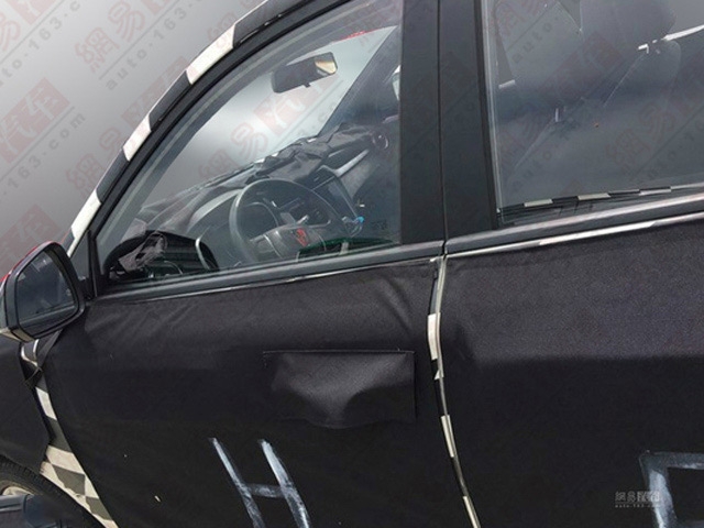 或定名RX3 疑似荣威全新小型SUV谍照