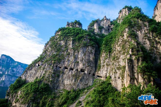 挂壁公路 驰骋在太行山的绝壁之上