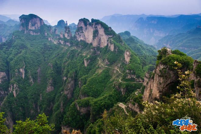 挂壁公路 驰骋在太行山的绝壁之上