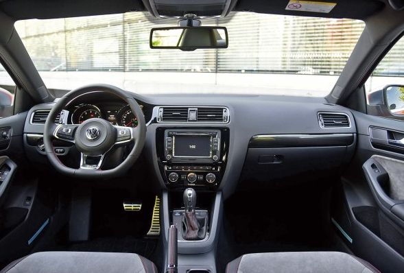 外观更富战斗气息 新款速腾GLI今晚上市