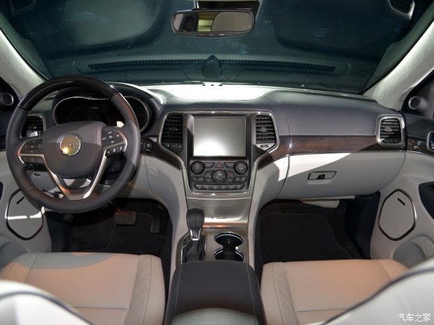 配图为大切诺基75周年致敬版