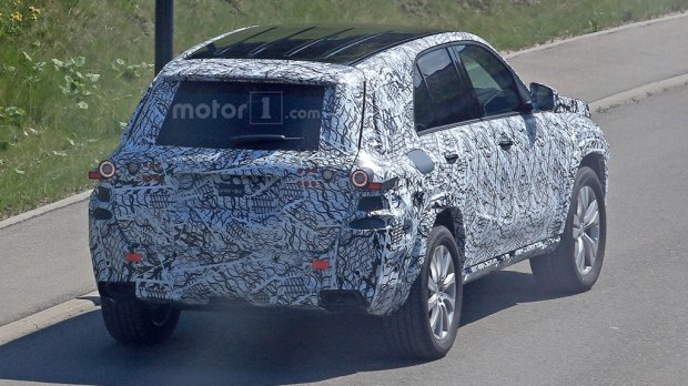 2018年亮相 奔驰全新GLE路试谍照曝光