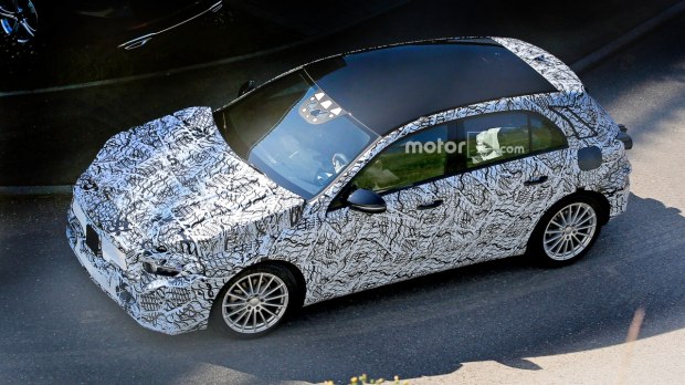 或2017年亮相 全新奔驰A级海外谍照曝光