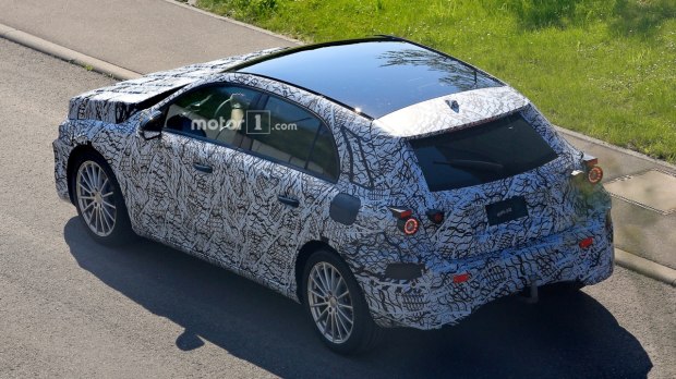 或2017年亮相 全新奔驰A级海外谍照曝光