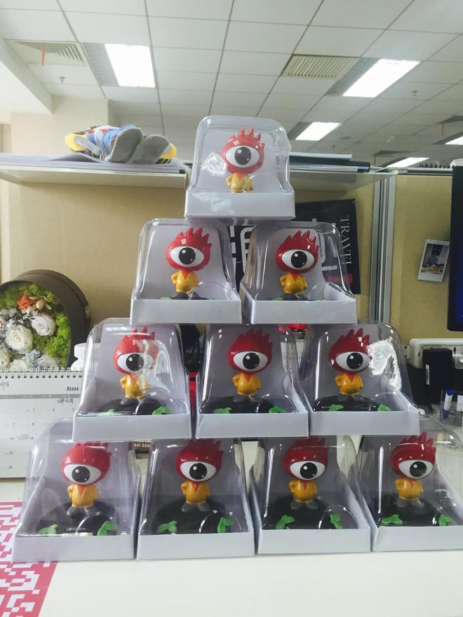 太阳能充电摇头小浪