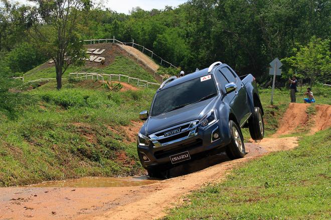 柴油机和越野更配哦 探泰国五十铃工厂
